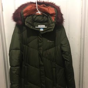 NWOT military green Columbia down coat